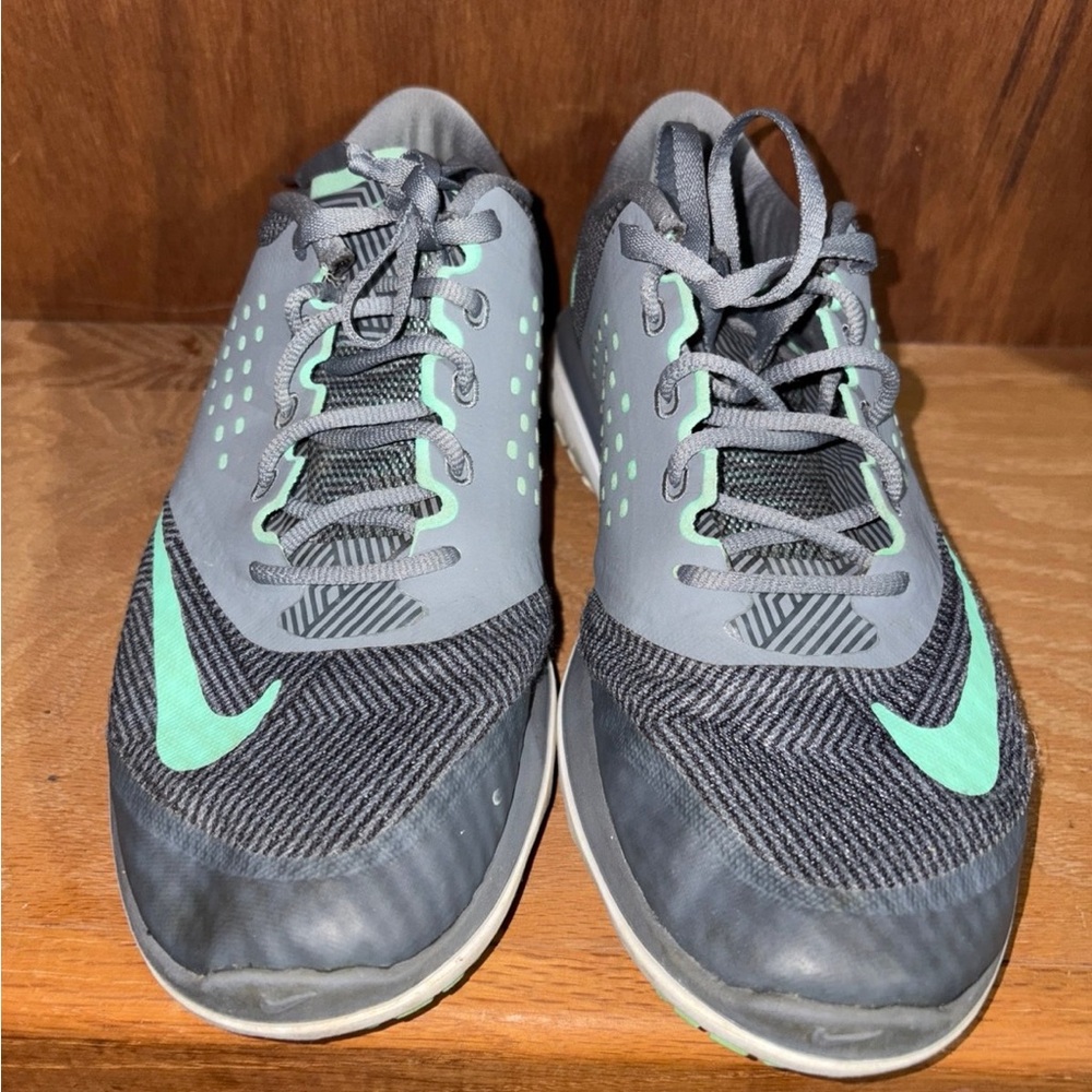 Nike Tennis Shoes